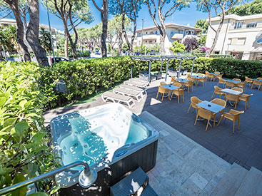 Hotel Marebello - Giardino e Idromassaggio