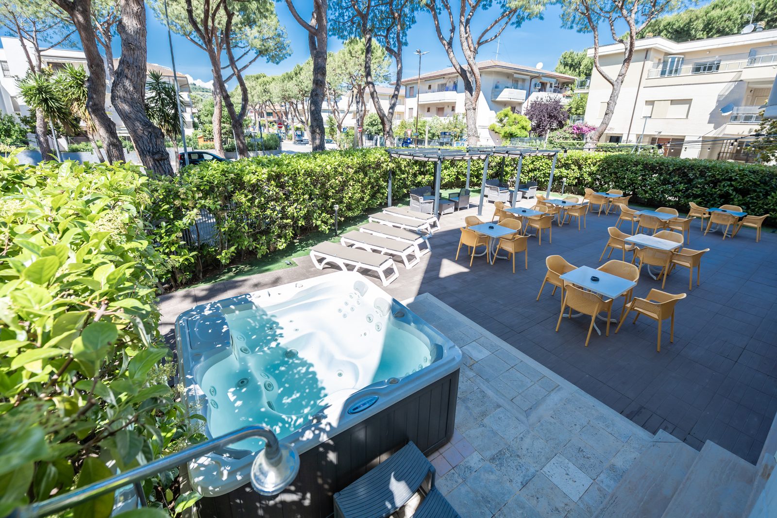 Hotel Marebello - Giardino e Idromassaggio