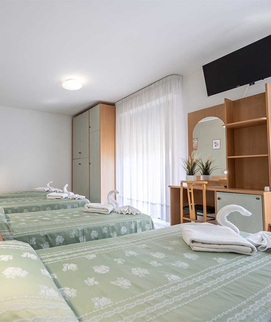 Hotel Marebello - Camera familiare, dettaglio arredi
